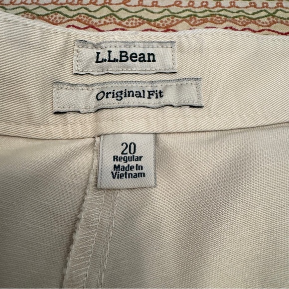 LL Bean Shorts Womens 20 Regular Beige High Rise Chino Original Expandable Waist - Picture 2 of 9